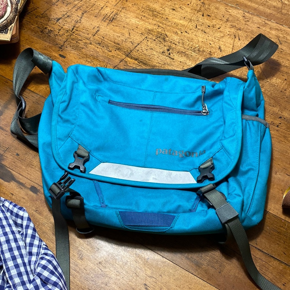 Patagonia crossbody bag